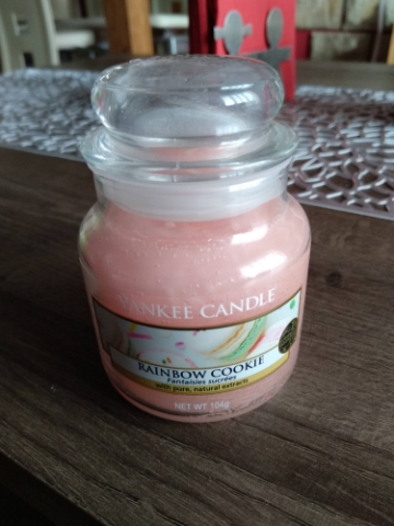 Yankee Candle Rainbow Cookie vonná svíčka Classic,104g