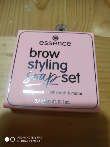 Essence Brow Styling Soap Set tuhé mýdlo na obočí 3,4 g