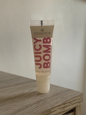 Essence Juicy Bomb lesk na rty 01 Proud Pitaya 10 ml