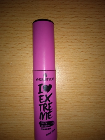 Essence Mini I love Extreme Crazy Volume Mascara řasenka Black 9,5 ml