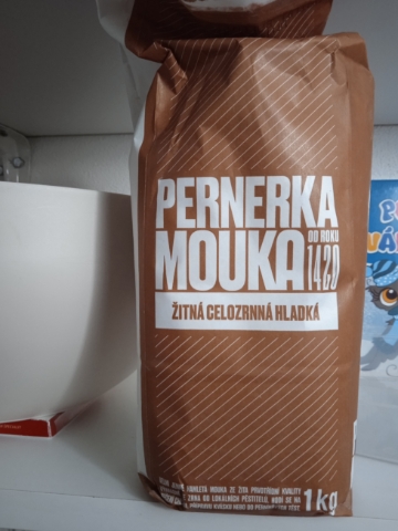 Pernerka mouka žitná celozrná hladká 