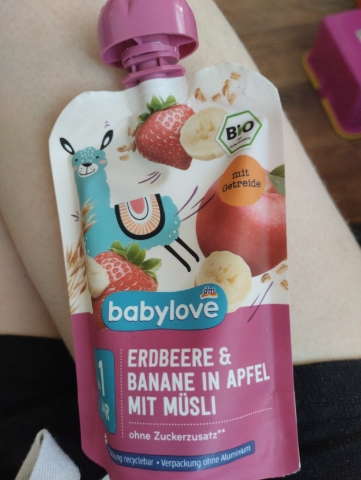 Babylove Bio Kapsička Jablko,jahoda a müsli 100 g