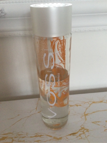 Voss Perlivá voda mandarinka/lemongrass sklo 375 ml