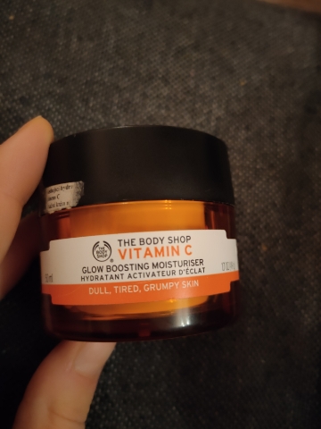 The Body Shop Vitamin C Glow Boosting Moisturiser 50 ml denní pleťový krém