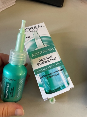 L'Oréal Paris Bright Reveal Exfoliační peeling proti tmavým skvrnám, 25 ml