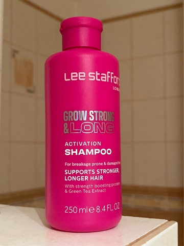 Lee Stafford Grow It Longer vlasový šampon pro růst vlasů a posílení od kořínků 250 ml
