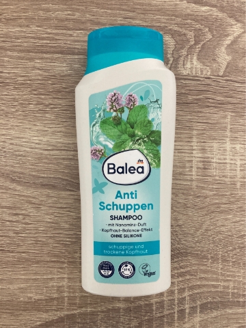Balea - Šampon na vlasy proti lupům (300 ml)