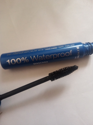 Rimmel London 100% Waterproof voděodolná řasenka 8 ml 001 černá