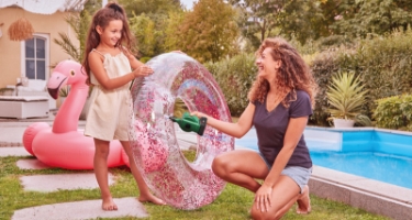 Testujeme akumulátorovou pumpu EasyInflate 18V-500 pro snadné nafukování i vyfukování (nejen) hraček do bazénů a matrací