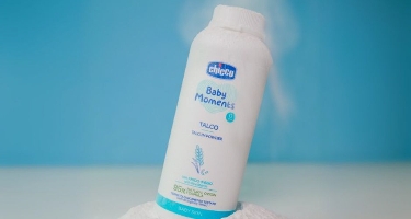 Chicco Baby Moments, dětský pudr s rýžovým škrobem a 95 % přírodních složek