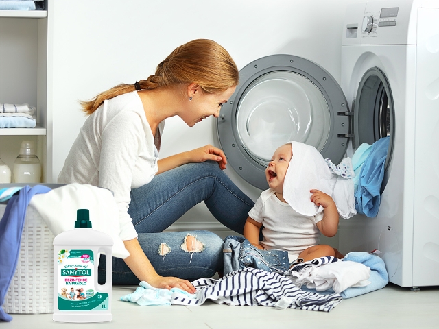 Zbavte prádlo zápachu i bakterií. Otestujte Sanytol Dezinfekci na prádlo Bílé květy!